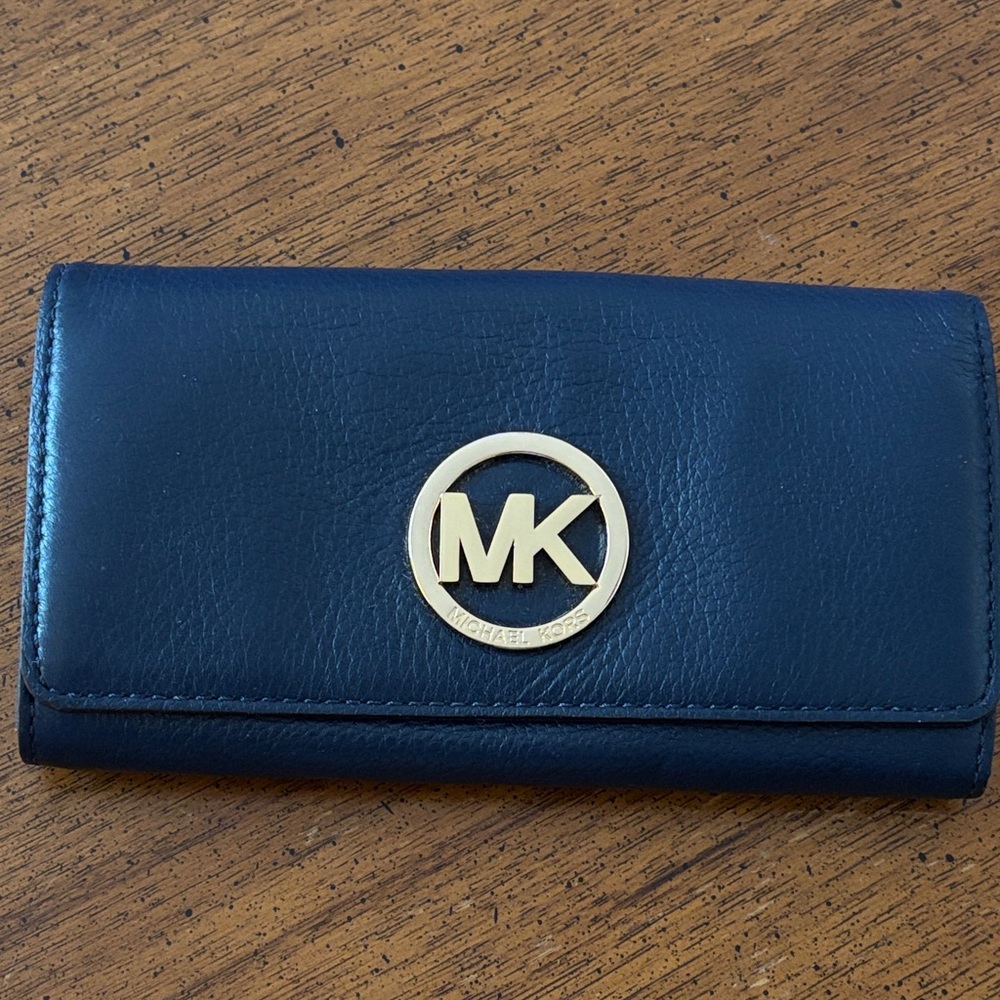 MICHAEL Michael Kors Fulton Large Pebbled Leather Continental Wallet